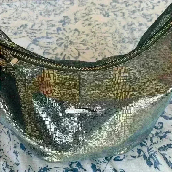 Calvin Klein Handbags - Calvin Klein shoulder purse like new